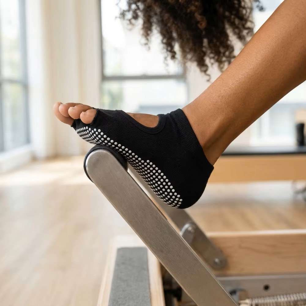 Sırtı Açık Beş Parmaklı Yoga Ç - Pilates And Yoga Studio incelemesi ve fiyatı